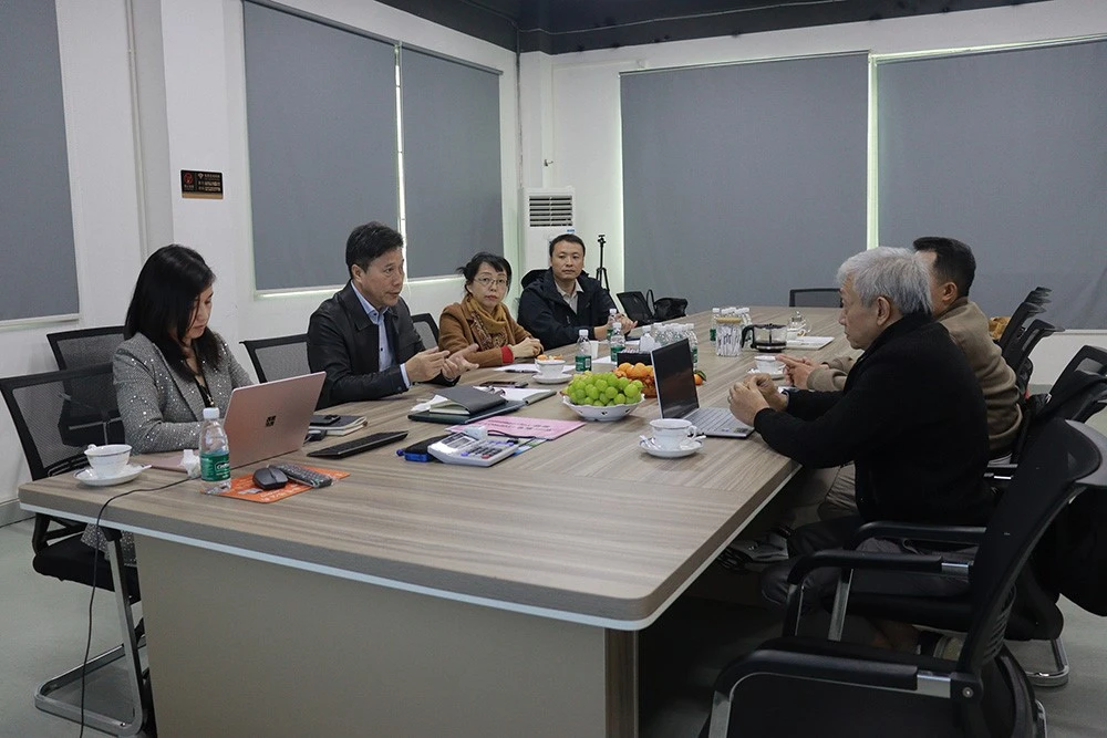 Visit the factory workshop with Vietnamese customers 1 Visit the factory workshop with Vietnamese customers 1